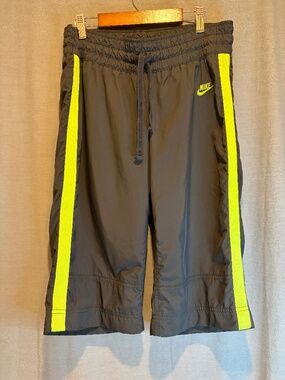 Vintage Nike Capri Pants Black Cropped Training Workout Gym Womens Small